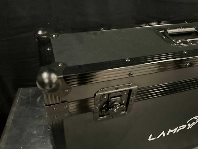 Lampy flightcase - afbeelding 2 van  6