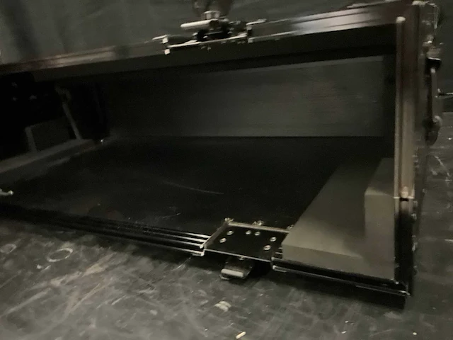 Lampy flightcase - afbeelding 3 van  6