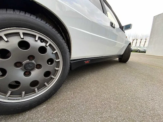 Lancia - delta integrale v8 - oldtimer - afbeelding 6 van  31