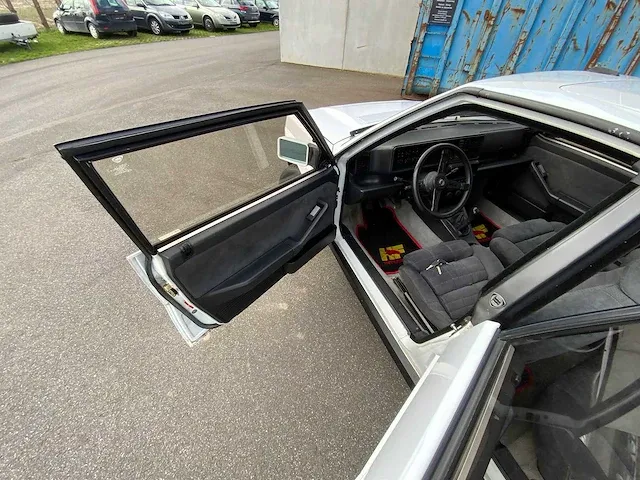 Lancia - delta integrale v8 - oldtimer - afbeelding 7 van  31