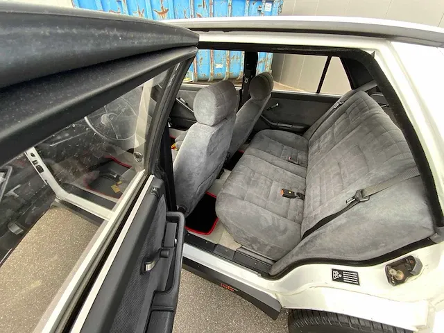 Lancia - delta integrale v8 - oldtimer - afbeelding 9 van  31