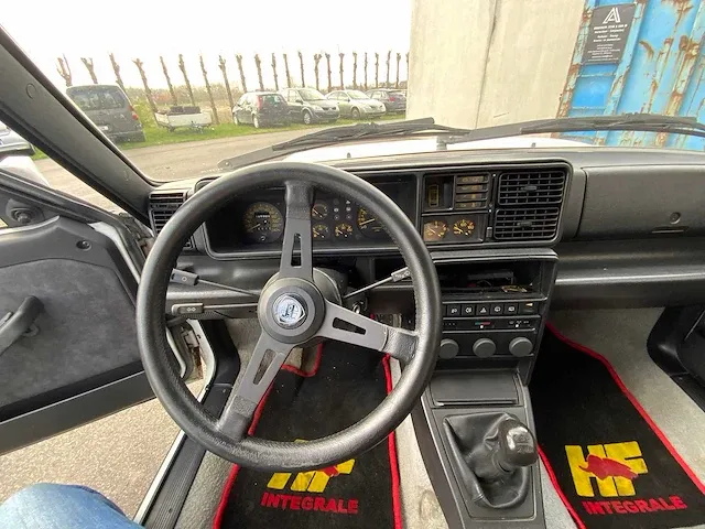 Lancia - delta integrale v8 - oldtimer - afbeelding 15 van  31