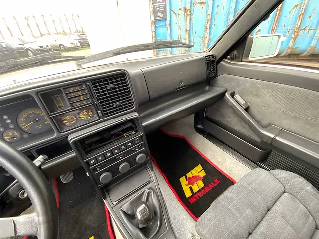 Lancia - delta integrale v8 - oldtimer - afbeelding 17 van  31
