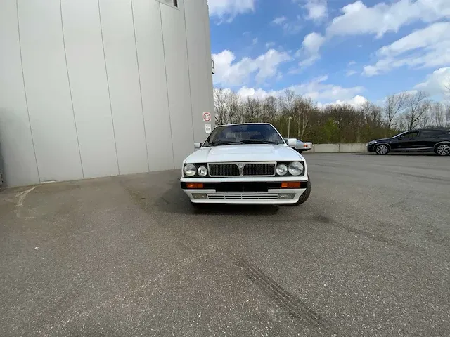 Lancia - delta integrale v8 - oldtimer - afbeelding 23 van  31
