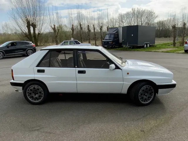 Lancia - delta integrale v8 - oldtimer - afbeelding 28 van  31
