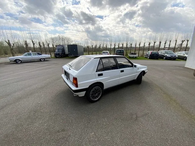 Lancia - delta integrale v8 - oldtimer - afbeelding 29 van  31