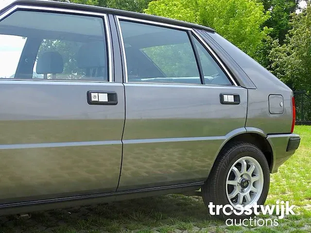 Lancia delta 1300 - afbeelding 3 van  55
