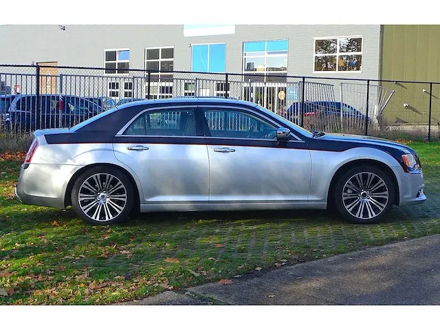 Lancia thema 3.0 v6 crd - afbeelding 28 van  31