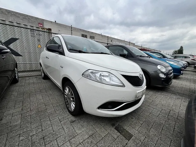 Lancia ypsilon silver fire evo 69, 2016 - afbeelding 11 van  18