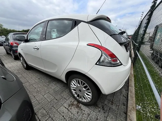 Lancia ypsilon silver fire evo 69, 2016 - afbeelding 13 van  18