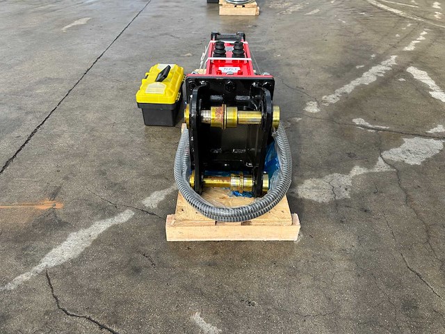 Lancini - 2025 - hm500 - hydraulische hamer - afbeelding 8 van  10