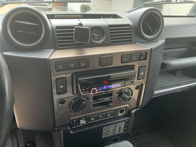 Land rover 90 van lichte vracht - afbeelding 31 van  52