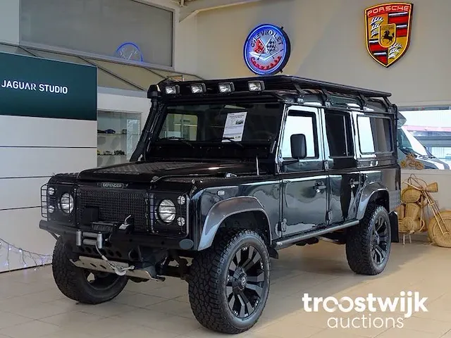 Land rover defender 110 's' (custom, lichte vracht) - afbeelding 1 van  52