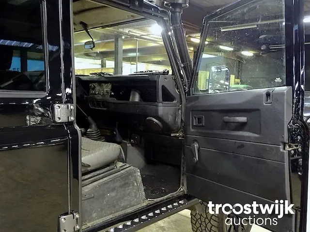 Land rover defender 110 's' (custom, lichte vracht) - afbeelding 19 van  52