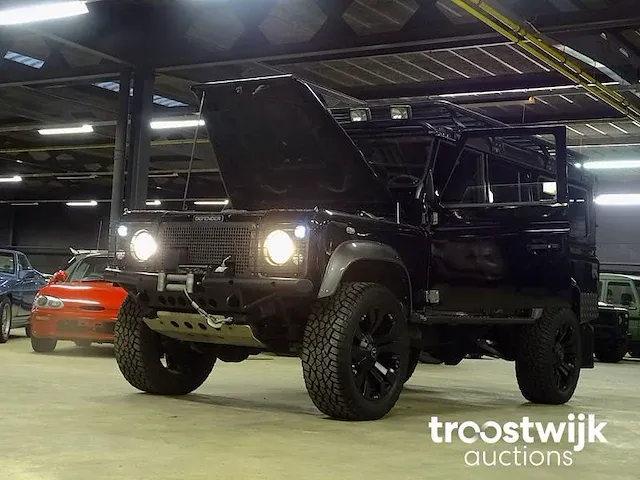 Land rover defender 110 's' (custom, lichte vracht) - afbeelding 36 van  52