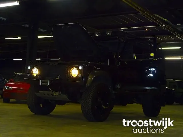 Land rover defender 110 's' (custom, lichte vracht) - afbeelding 37 van  52