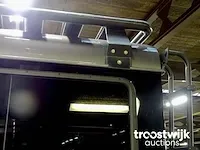Land rover defender 110 's' (custom, lichte vracht) - afbeelding 8 van  52