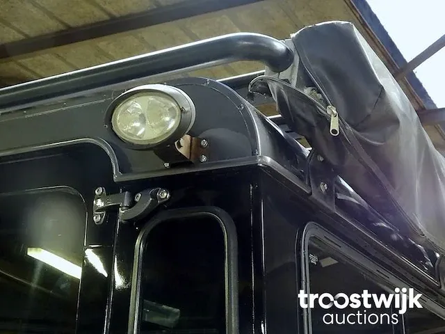Land rover defender 110 's' (custom, lichte vracht) - afbeelding 13 van  52