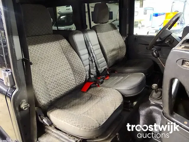 Land rover defender 110 's' (custom, lichte vracht) - afbeelding 21 van  52