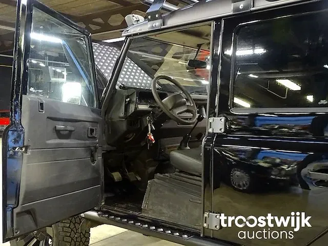 Land rover defender 110 's' (custom, lichte vracht) - afbeelding 27 van  52