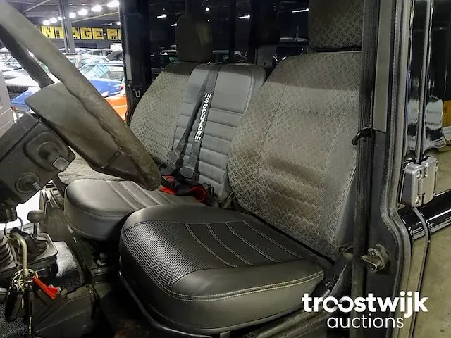 Land rover defender 110 's' (custom, lichte vracht) - afbeelding 28 van  52