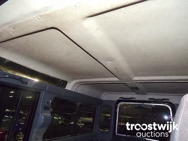 Land rover defender 110 's' (custom, lichte vracht) - afbeelding 32 van  52