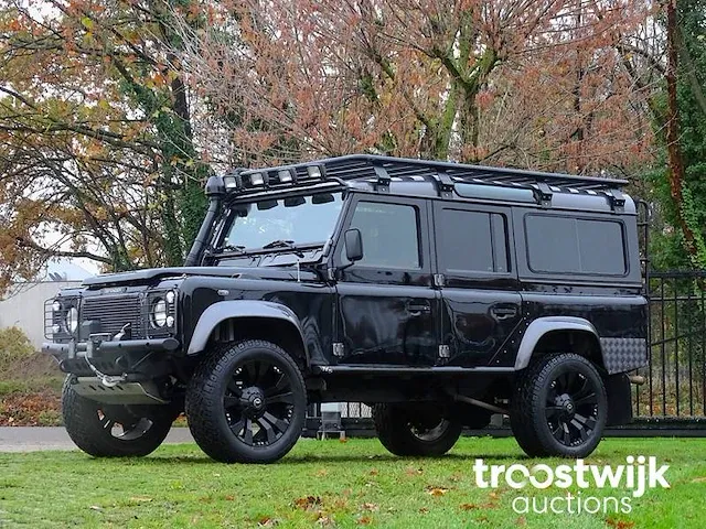 Land rover defender 110 's' (custom, lichte vracht) - afbeelding 12 van  52