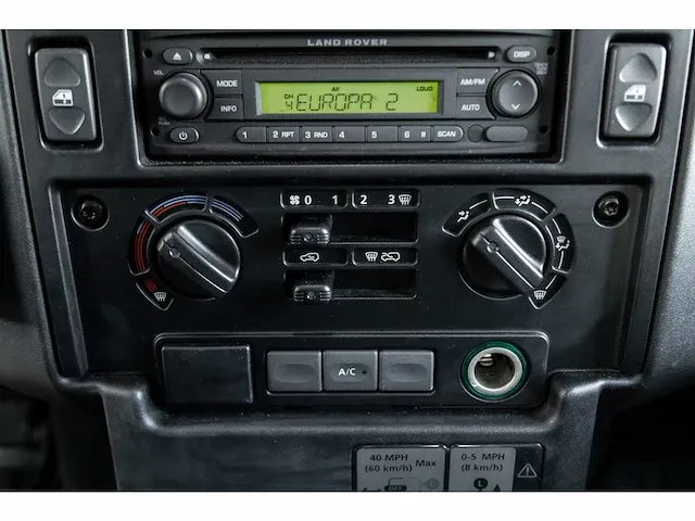 Land rover defender 90 2,4l diesel - 2012 - afbeelding 68 van  98