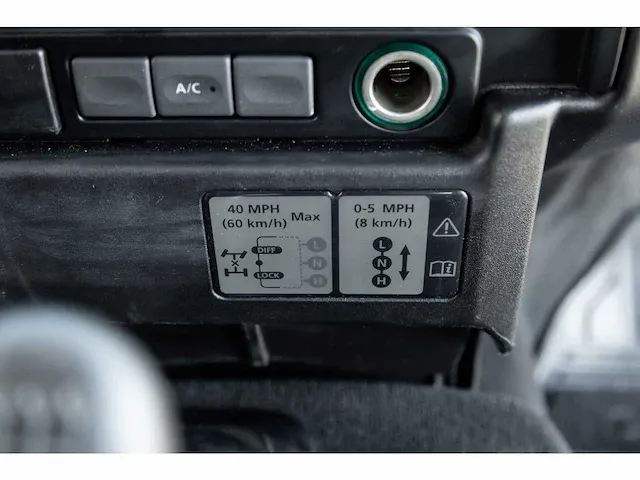 Land rover defender 90 2,4l diesel - 2012 - afbeelding 69 van  98