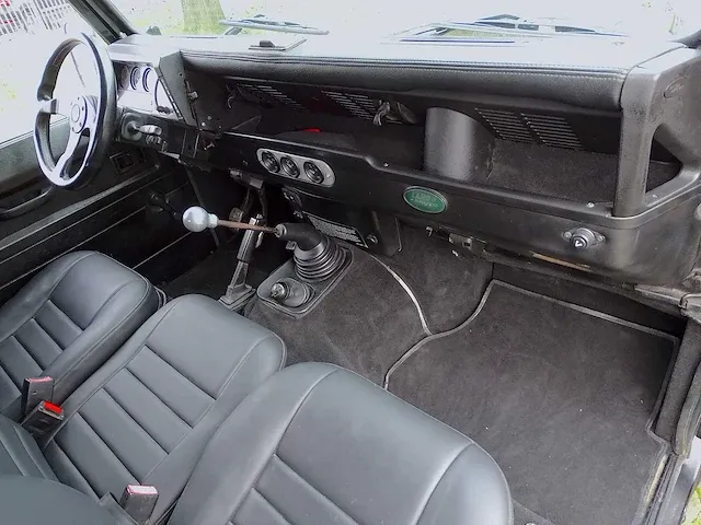 Land rover 'defender' 90 cabrio v8 - afbeelding 14 van  50