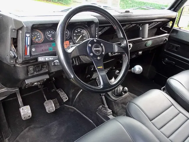 Land rover 'defender' 90 cabrio v8 - afbeelding 22 van  50