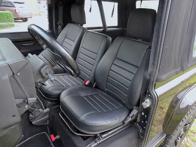 Land rover 'defender' 90 cabrio v8 - afbeelding 24 van  50