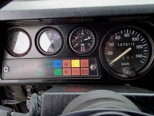 Land rover 'defender' 90 cabrio v8 - afbeelding 31 van  50