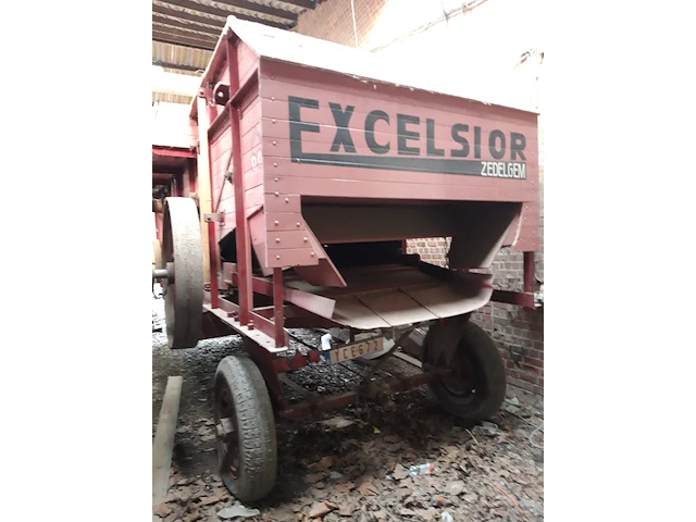 Landbouwmachine excelsior - afbeelding 1 van  11