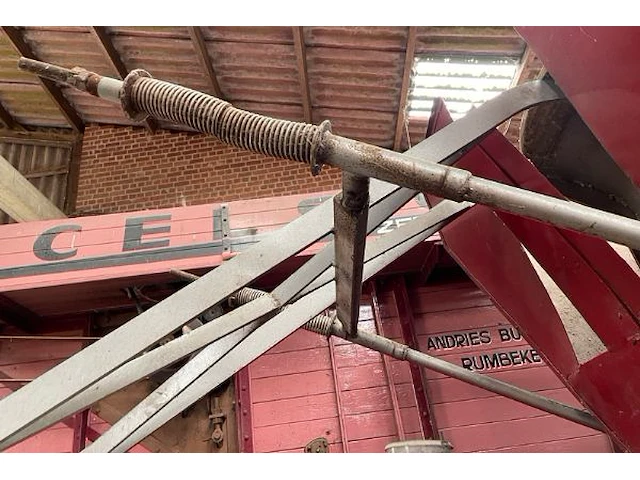 Landbouwmachine met rolband - afbeelding 11 van  16