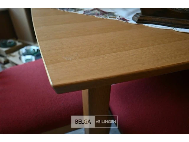 Landelijke eetkamertafel met 6 houten stoelen - afbeelding 5 van  5