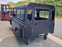 Landrover - defender - 2.4 d - landrover defender 2010 puma bodyshell - 2010 - afbeelding 19 van  27