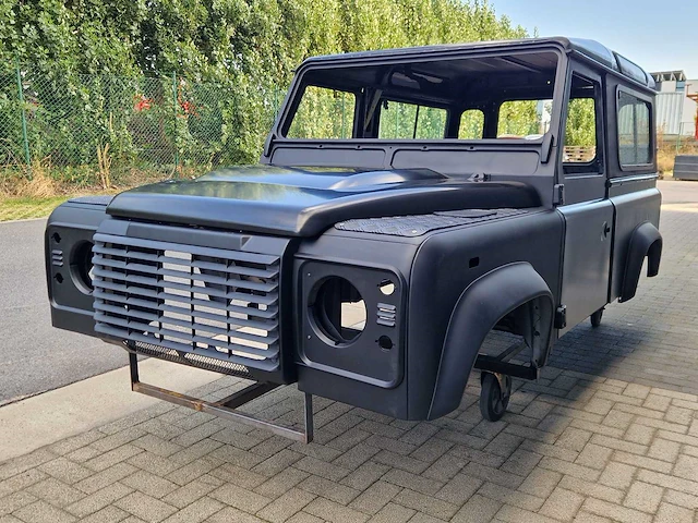 Landrover - defender - 2.4 d - landrover defender 2010 puma bodyshell - 2010 - afbeelding 20 van  27