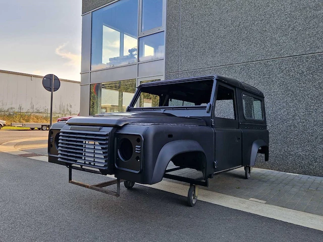 Landrover - defender - 2.4 d - landrover defender 2010 puma bodyshell - 2010 - afbeelding 12 van  27