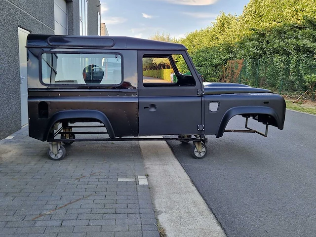 Landrover - defender - 2.4 d - landrover defender 2010 puma bodyshell - 2010 - afbeelding 21 van  27