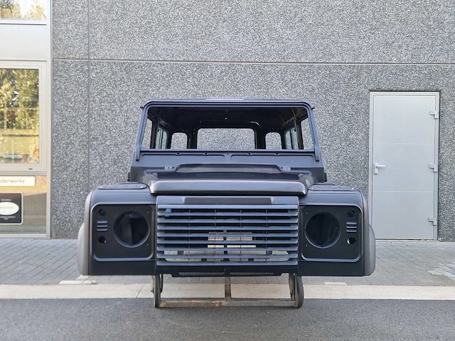 Landrover - defender - 2.4 d - landrover defender 2010 puma bodyshell - 2010 - afbeelding 22 van  27