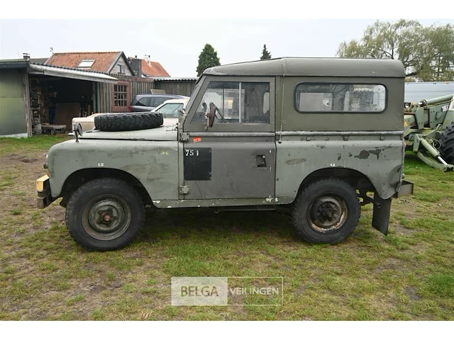 Landrover jeep oldtimer - afbeelding 9 van  16