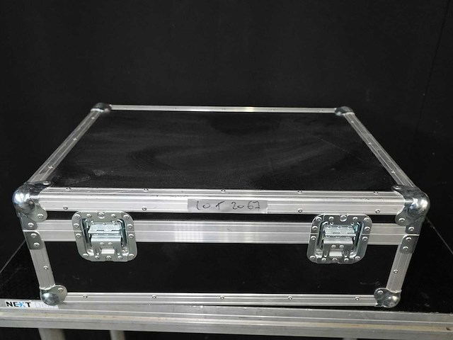 Lang - rigging clamp for projector rental frame m8/m10max 350kg - video - afbeelding 1 van  2