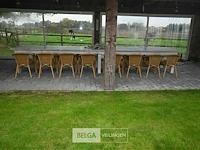 Lange houten tafel met 14 stapelstoelen - afbeelding 2 van  7