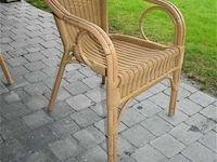 Lange houten tafel met 14 stapelstoelen - afbeelding 5 van  7