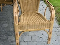 Lange houten tafel met 14 stapelstoelen - afbeelding 6 van  7