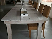 Lange houten tafel met stoelen - afbeelding 3 van  8
