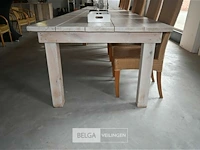 Lange houten tafel met stoelen - afbeelding 4 van  8