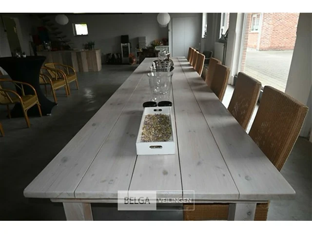 Lange houten tafel met stoelen - afbeelding 5 van  8