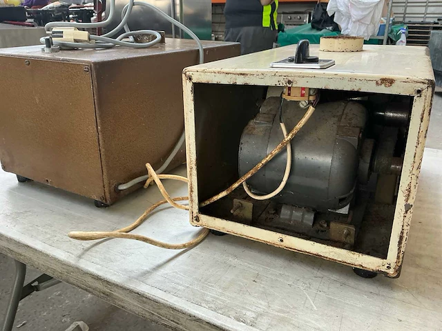 Langsteekmachine (2x) - afbeelding 3 van  3